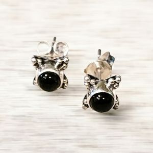 .925 Sterling silver & onyx stud earrings ~New~